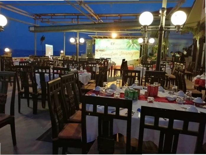 Nhà Hàng Cá Voi Xanh Đà Nẵng với tầm nhìn đẹp mê hồn hướng ra biển
