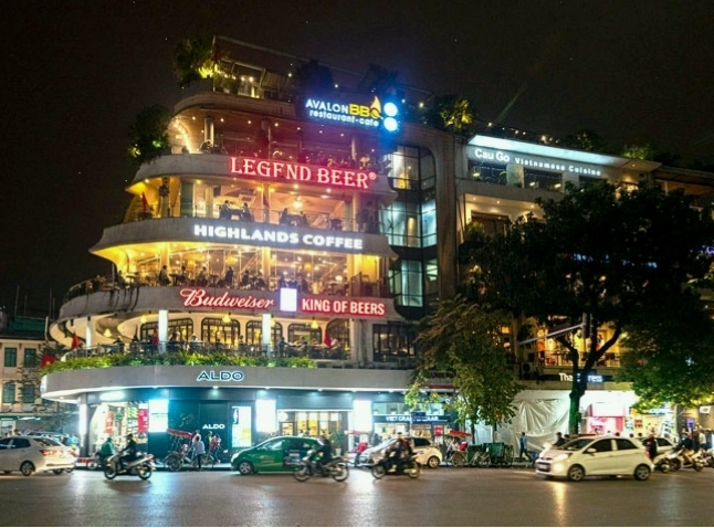 Nhà hàng Cầu Gỗ nhìn từ bên ngoài