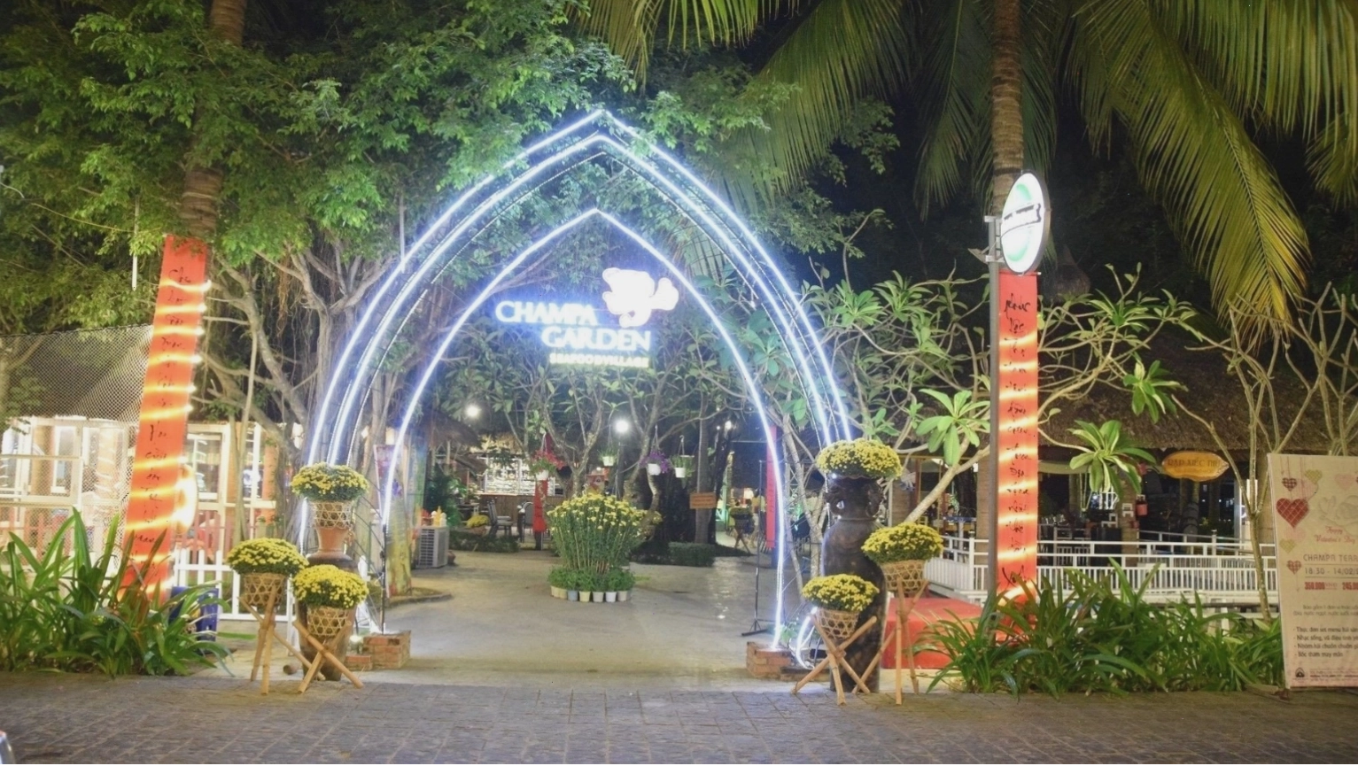 Nhà hàng Champa Garden Nha Trang với không gian xanh mát