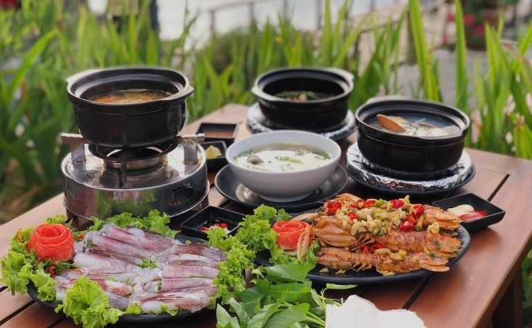 Nhà hàng Chân Trời Góc Bể: Điểm hẹn lý tưởng bên Vịnh Thuận Phước