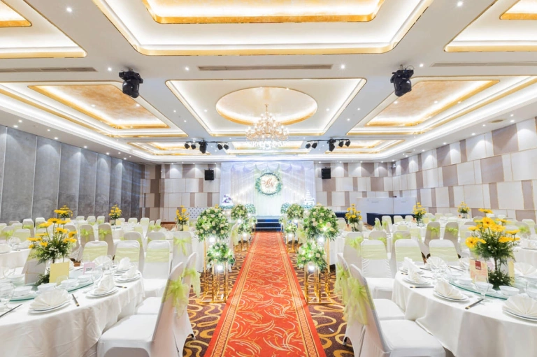 Nhà hàng Diamond Place: Nâng tầm sự kiện với không gian sang trọng và dịch vụ chuyên nghiệp