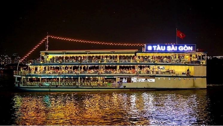 Nhà hàng du thuyền Tàu Sài Gòn với không gian 3 tầng sang trọng