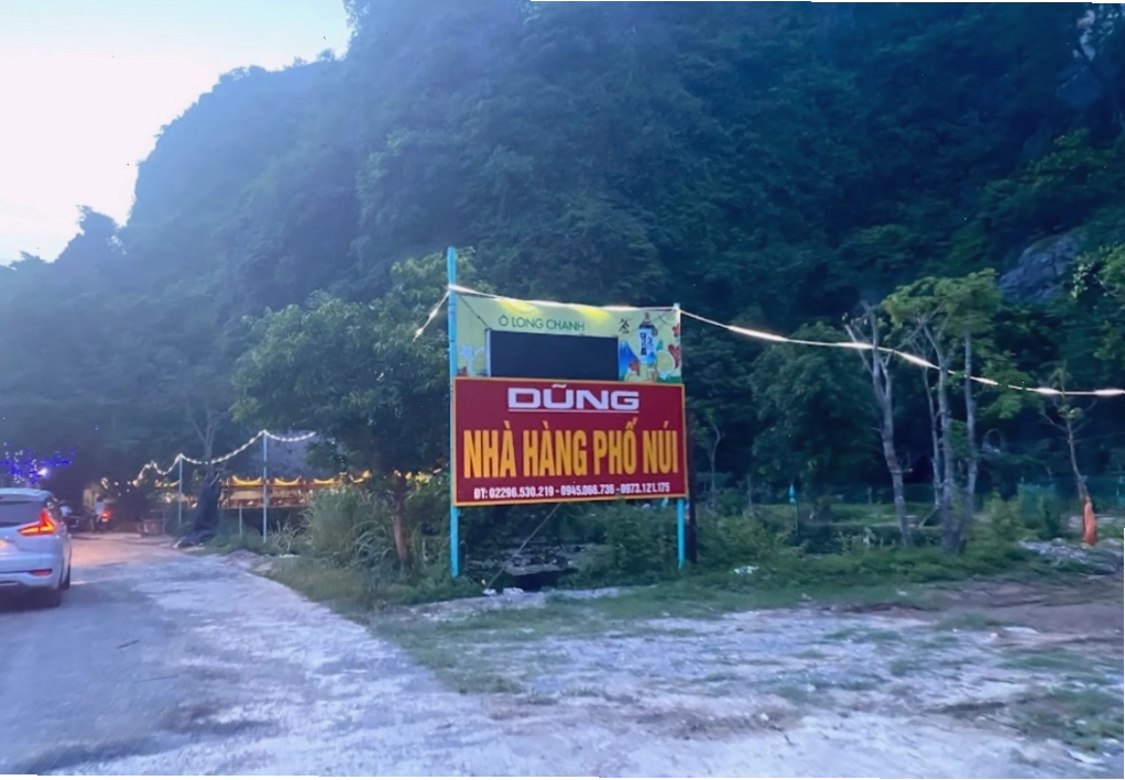 Nhà hàng Dũng Phố Núi Ninh Bình với không gian thoáng đãng