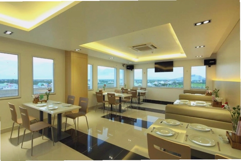 Nhà hàng Hạ Long An Giang phục vụ món ăn địa phương và quốc tế