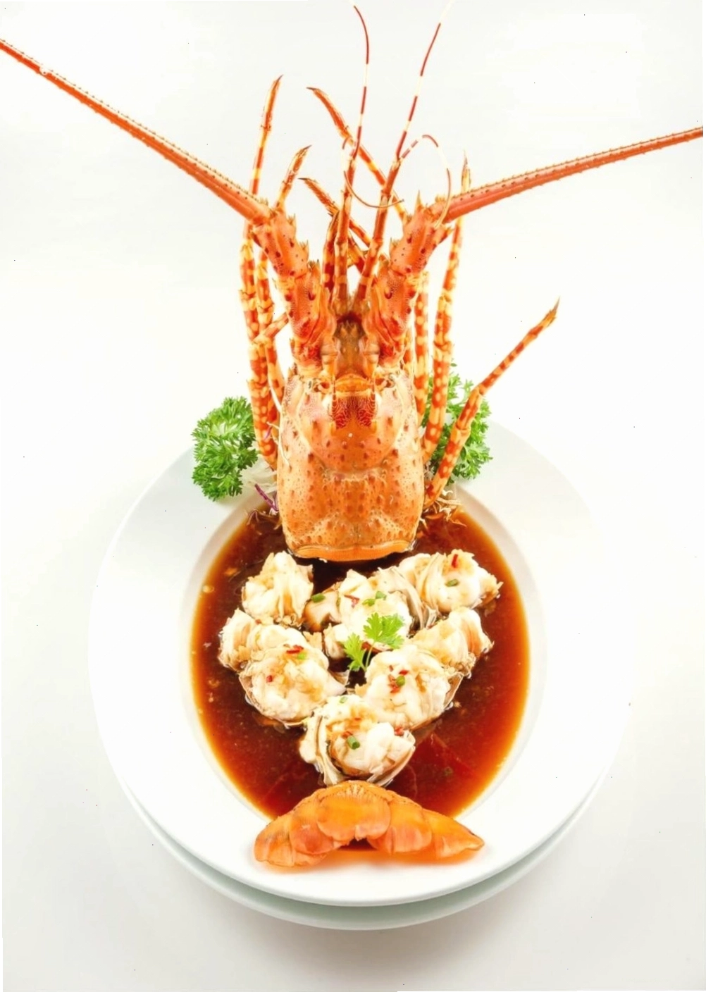 Nhà hàng hải sản Nha Trang Costa Seafood với các món ăn được trình bày đẹp mắt