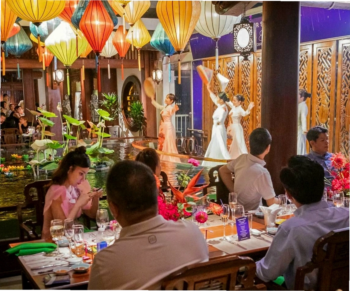 Nhà hàng Hội An Sense tái hiện không gian phố cổ ấm áp tại Sài Gòn