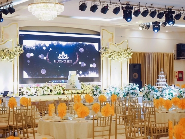 Nhà hàng Hương Sen - địa điểm lý tưởng cho các buổi tụ họp