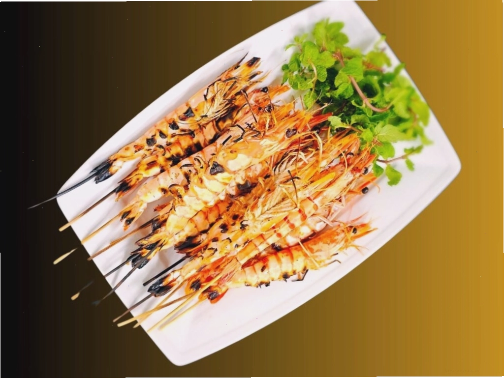 Nhà hàng Làng Cá Đà Nẵng phục vụ đa dạng các loại hải sản tươi ngon