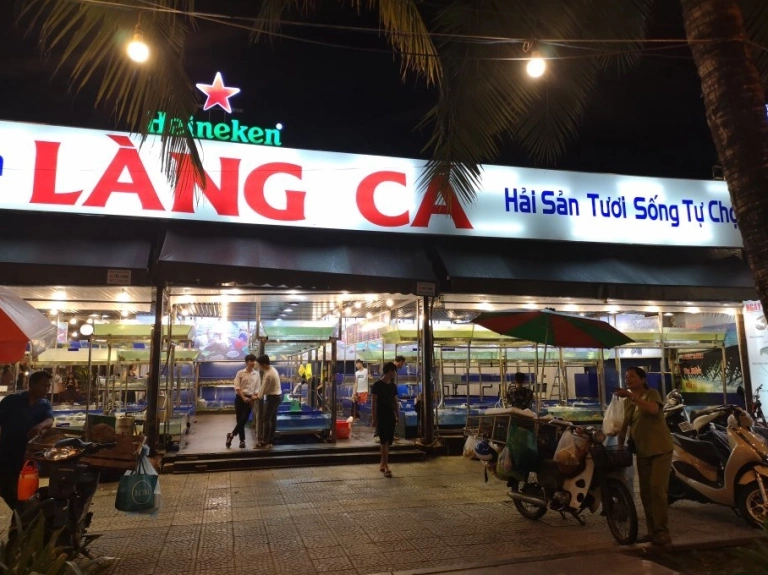 Nhà hàng Làng Cá Đà Nẵng: Trải nghiệm ẩm thực hải sản tươi ngon độc đáo