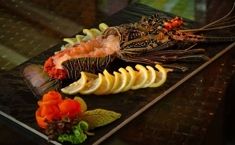 Nhà hàng Năm Lửa 15: Khám phá ẩm thực hải sản tươi ngon tại Bình Dương