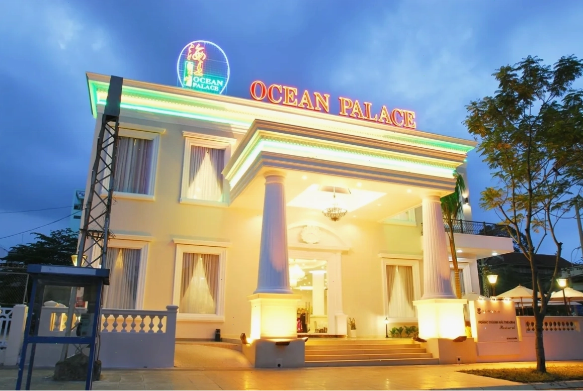 Nhà hàng Ocean Palace Quận 1 với kiến trúc Á Đông sang trọng