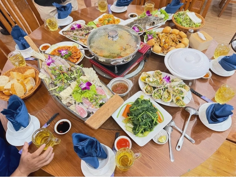 Nhà hàng phục vụ các món ăn đặc sản Đà Nẵng