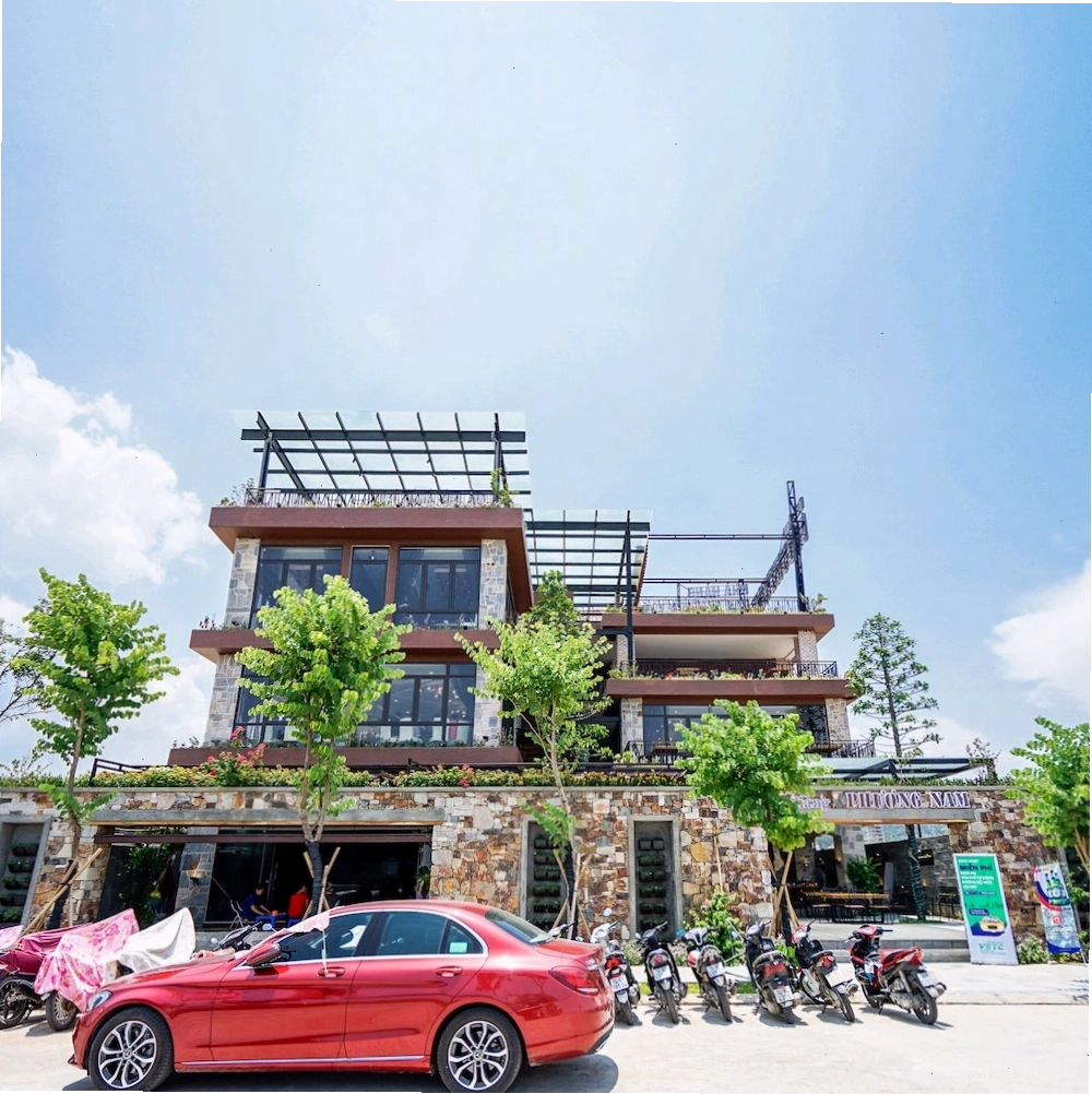 Nhà hàng Phương Nam Hạ Long về đêm