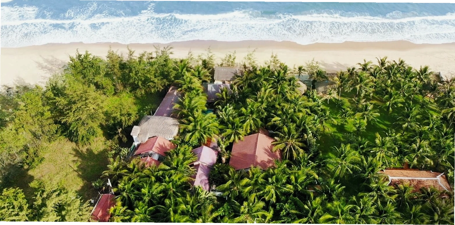 Nhà hàng sang trọng của Casa Beach Resort nhìn ra biển