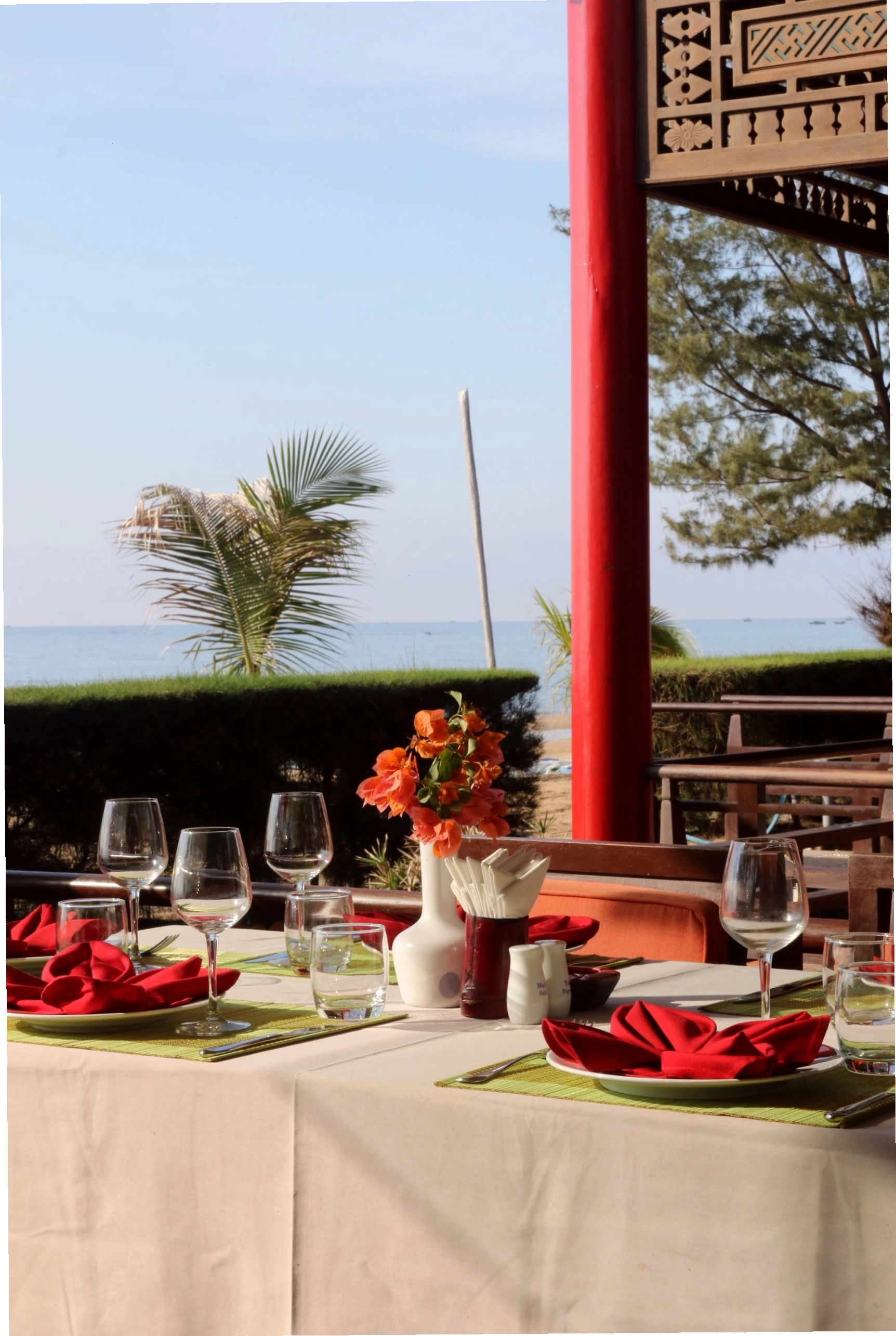 Nhà hàng sang trọng tại Full Moon Village Resort