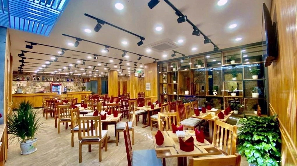 Nhà hàng sang trọng tại Khách sạn Royal Khanh