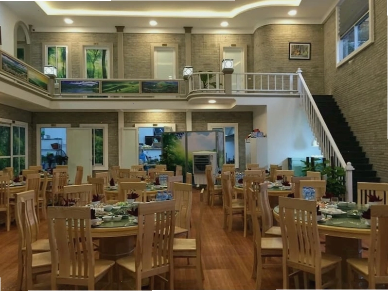 Nhà hàng Song Hỷ với không gian rộng rãi, sang trọng