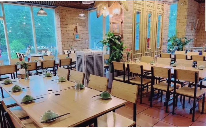 Nhà hàng Sông Quê số 1 Hoàng Minh Giám với thiết kế tinh tế
