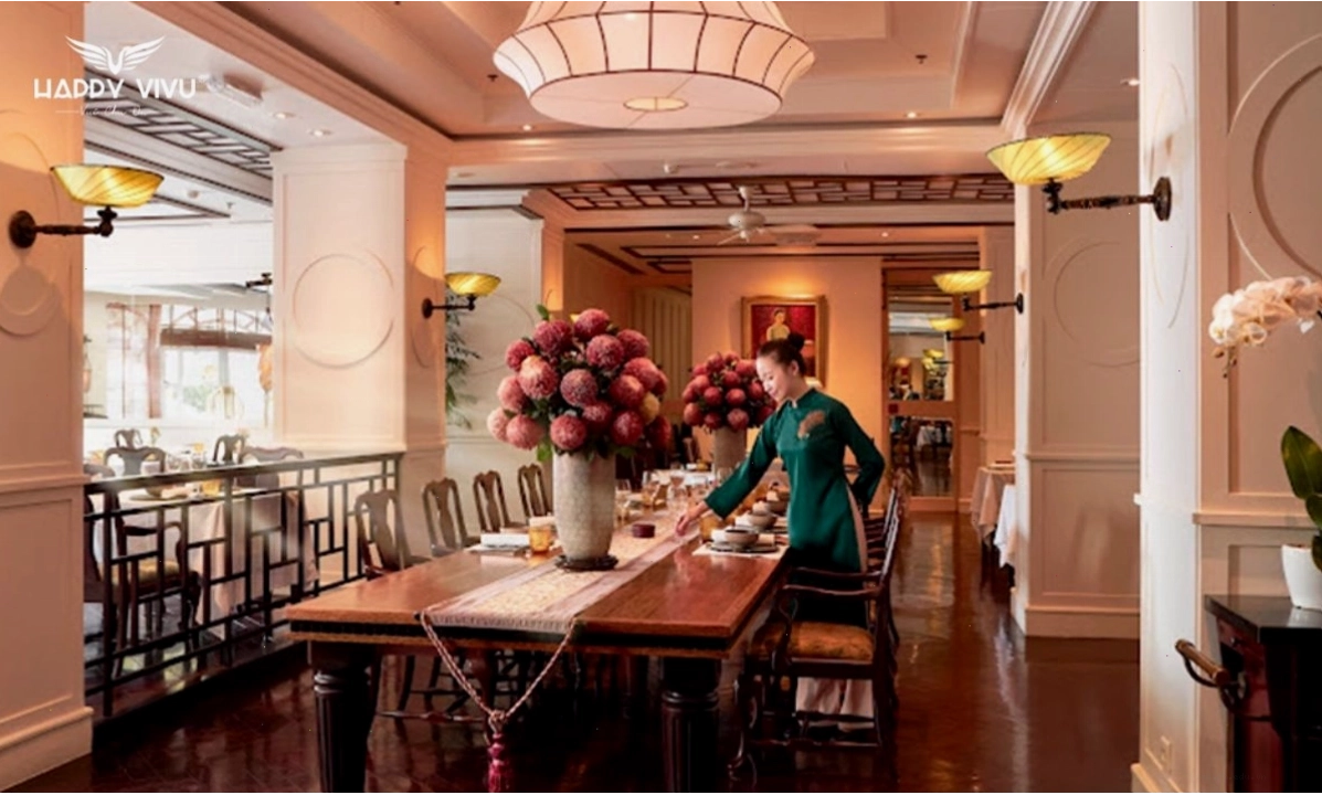 Nhà hàng Spice Garden tại khách sạn Metropole Hà Nội phục vụ món Việt