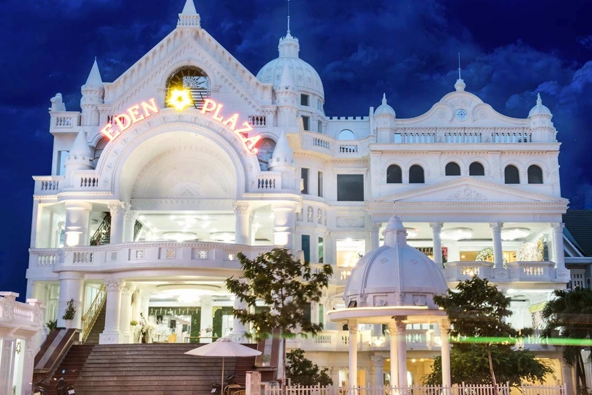 Nhà hàng tiệc cưới Eden Plaza với kiến trúc Châu Âu tân cổ điển