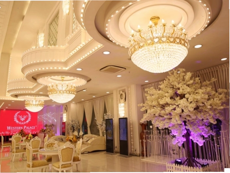Nhà hàng tiệc cưới Western Palace với kiến trúc châu Âu sang trọng