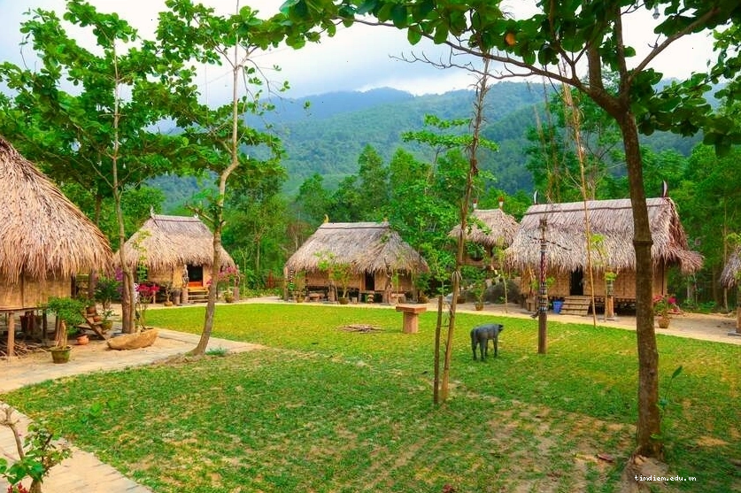 Nhà Rông độc đáo ở Suối Hoa