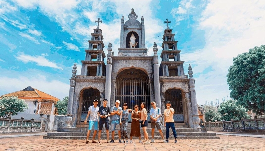 Nhà thờ đá Phát Diệm với kiến trúc độc đáo, chạm khắc tinh xảo