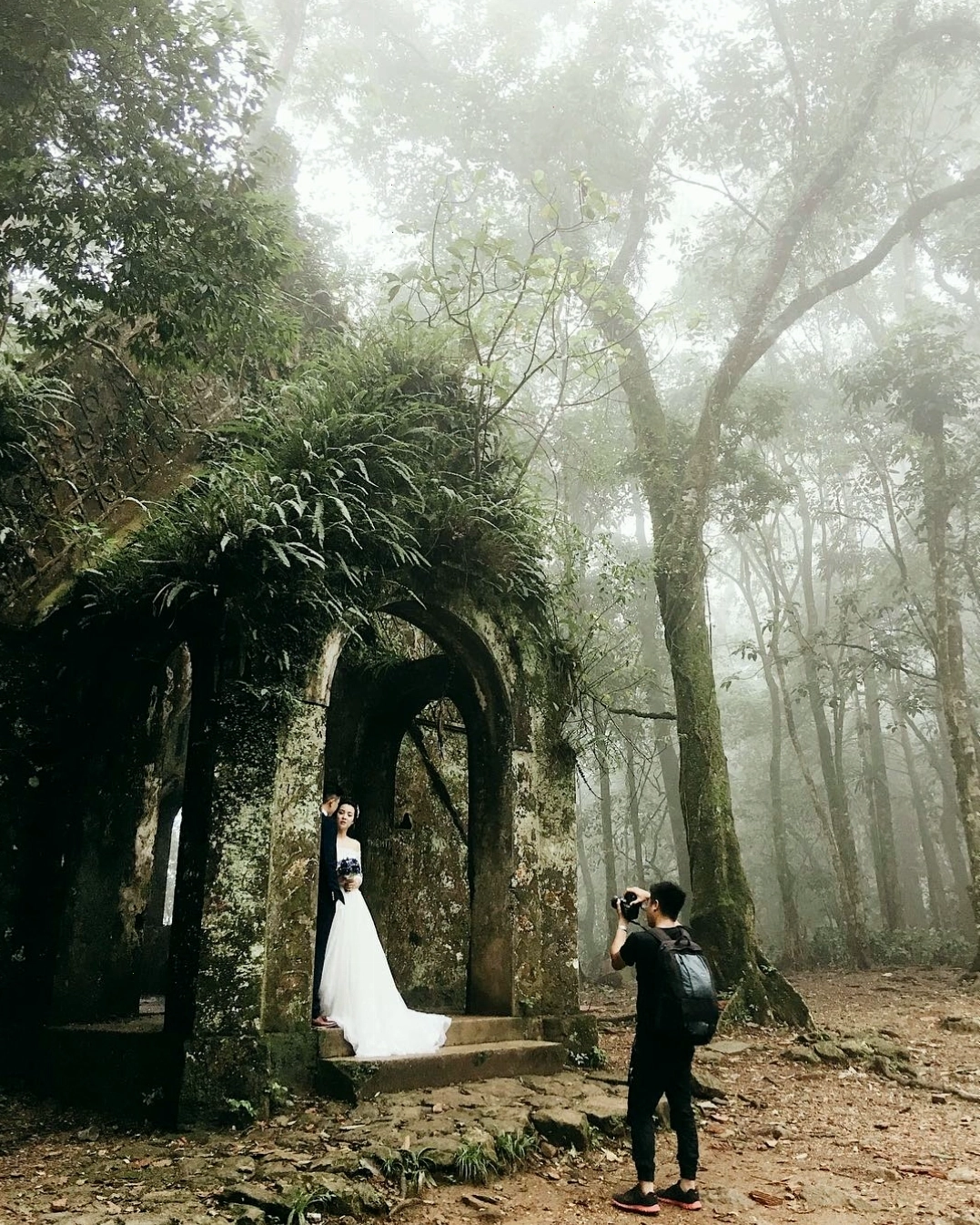 Nhà thờ đổ Ba Vì mang vẻ đẹp cổ kính, bí ẩn