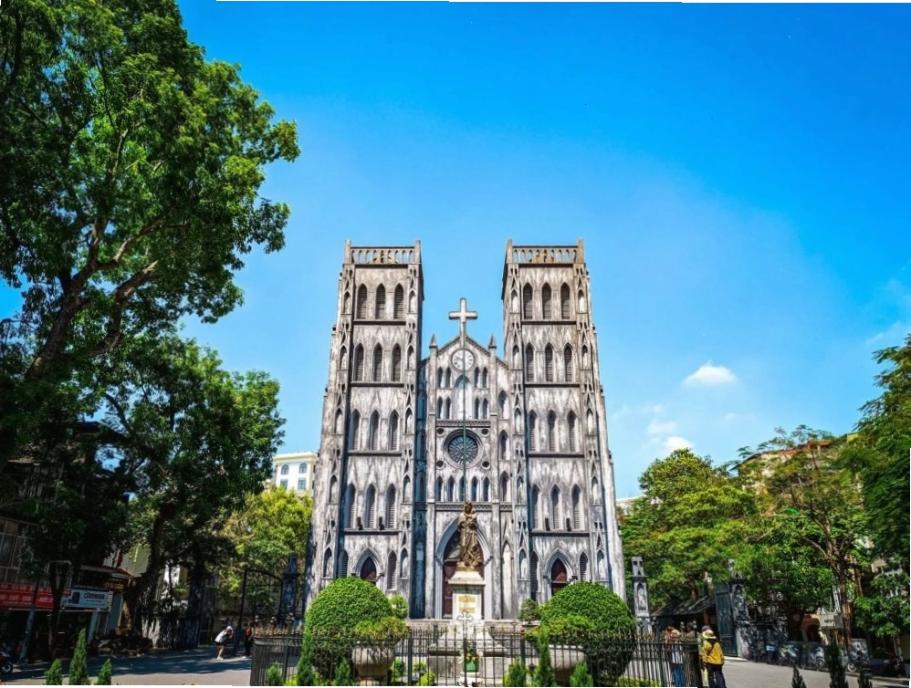 Nhà thờ Lớn Hà Nội với kiến trúc Gothic ấn tượng