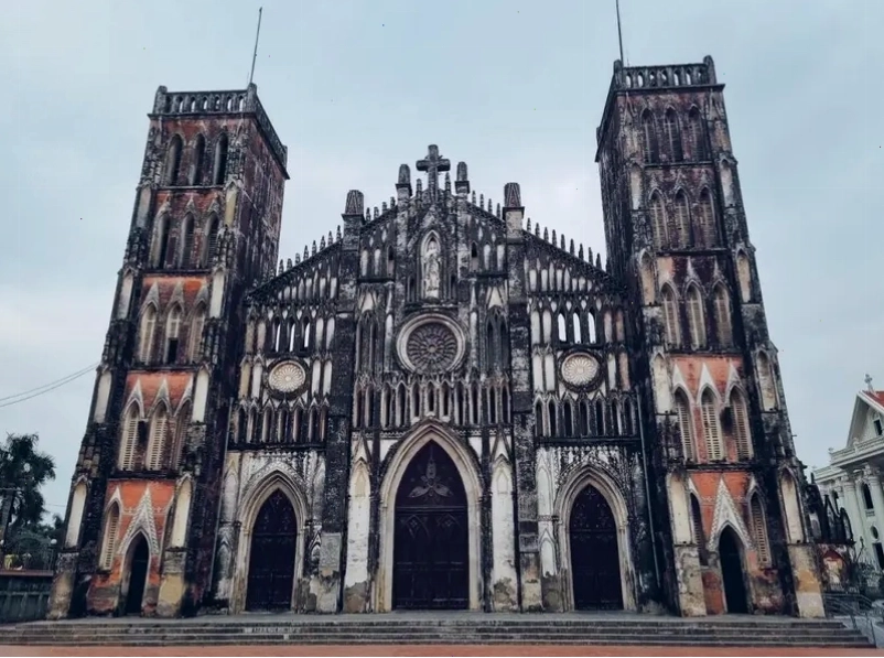 Nhà thờ Sở Kiện cổ kính