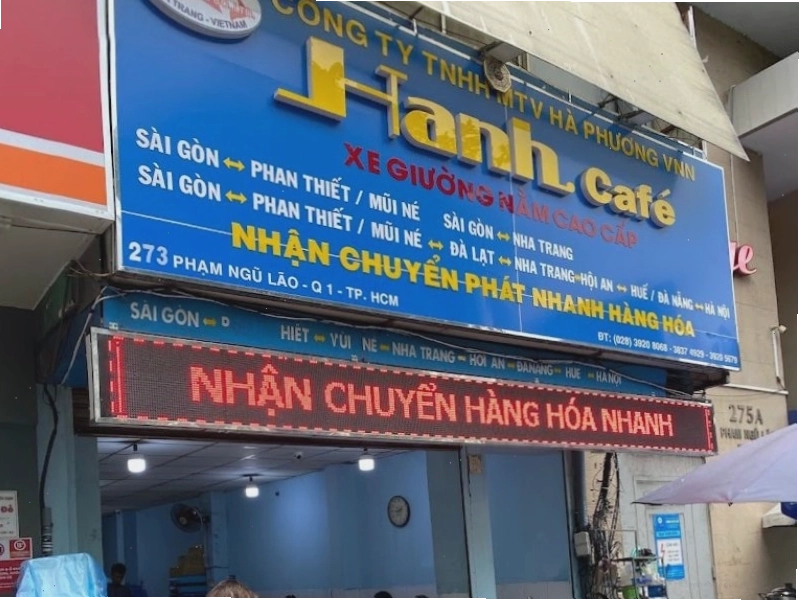 Nhà xe Hạnh Cafe với nhiều loại xe và dịch vụ tiện ích