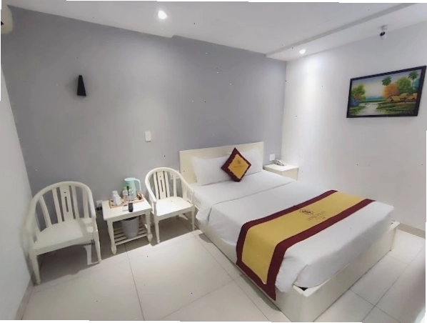 Nhân viên Khách sạn Đình Phát thân thiện, hỗ trợ khách hàng