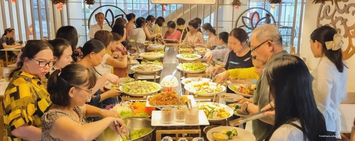 Nhiều món chay hấp dẫn được bày trí đẹp mắt tại nhà hàng D’Gemma