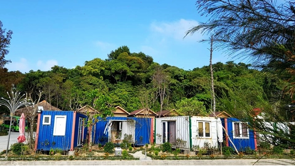 Những căn phòng container đầy màu sắc tại Thủy Hoàng Homestay
