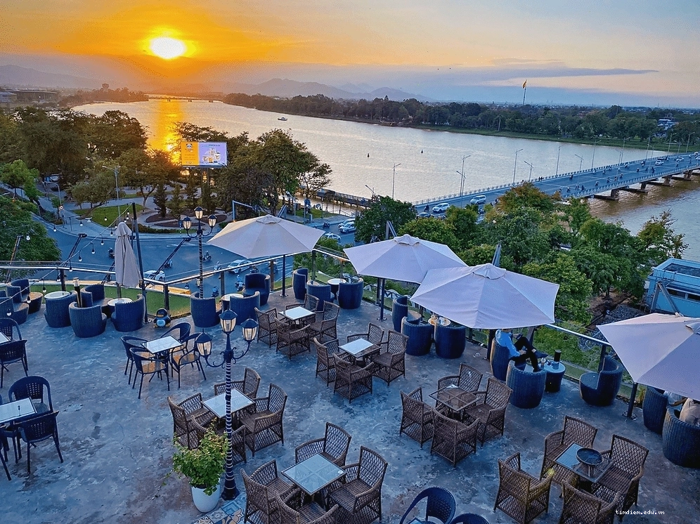 Những góc check-in độc đáo tại Tân Cafe