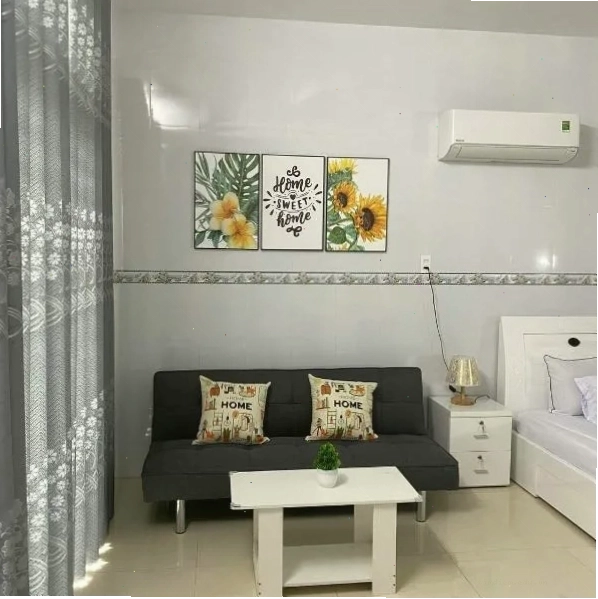 Nina Homestay với phòng ban công thoáng đãng