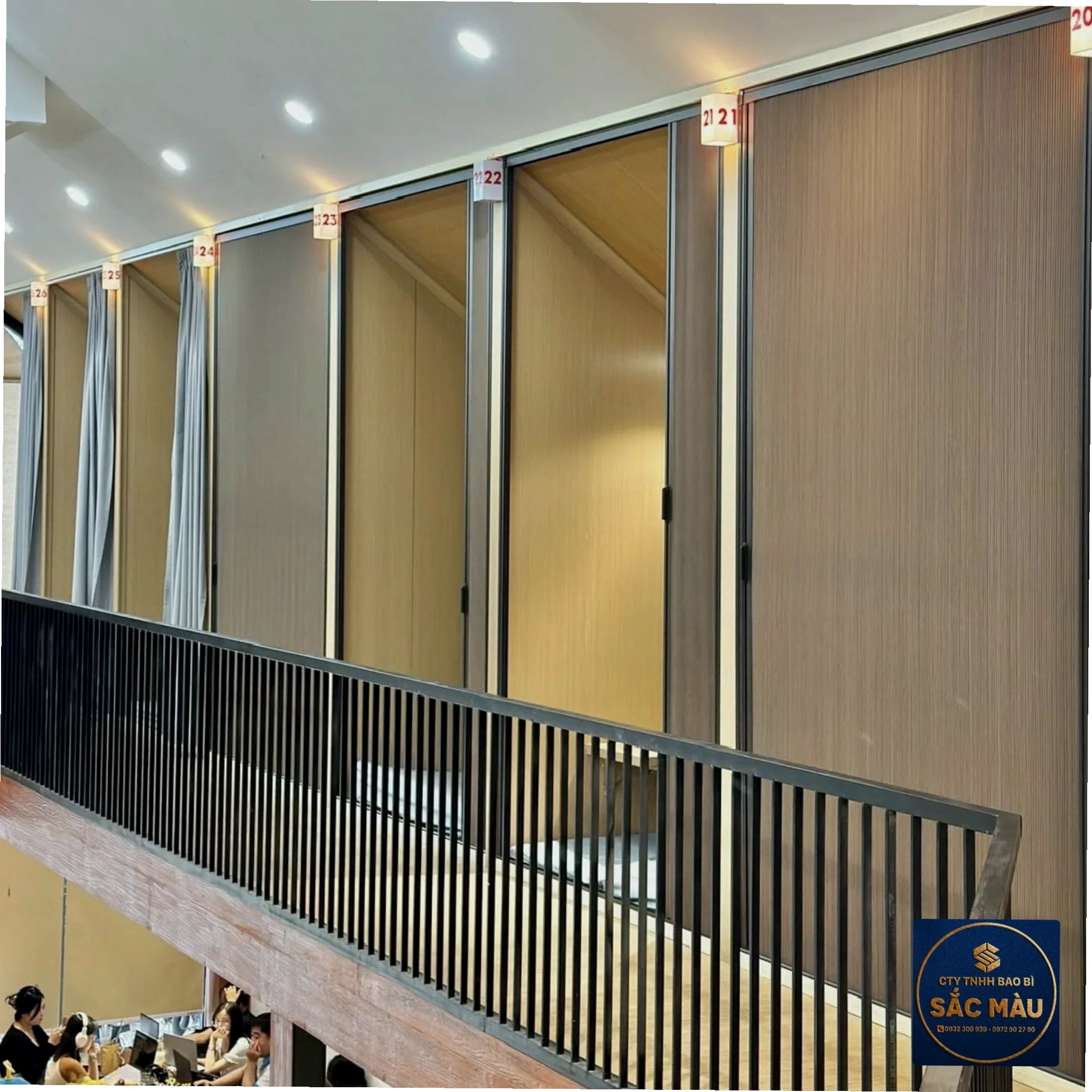 Nội thất bên trong phòng riêng tại quán cafe Cần Thơ