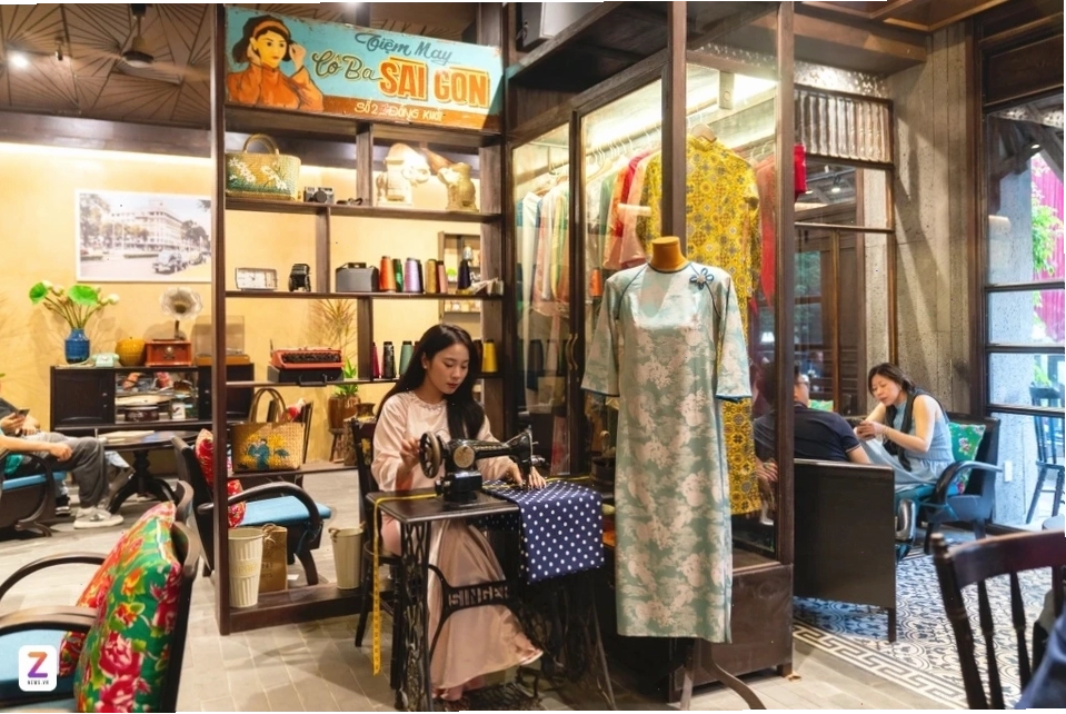 Nội thất bên trong quán Cô Ba Đồng Khởi