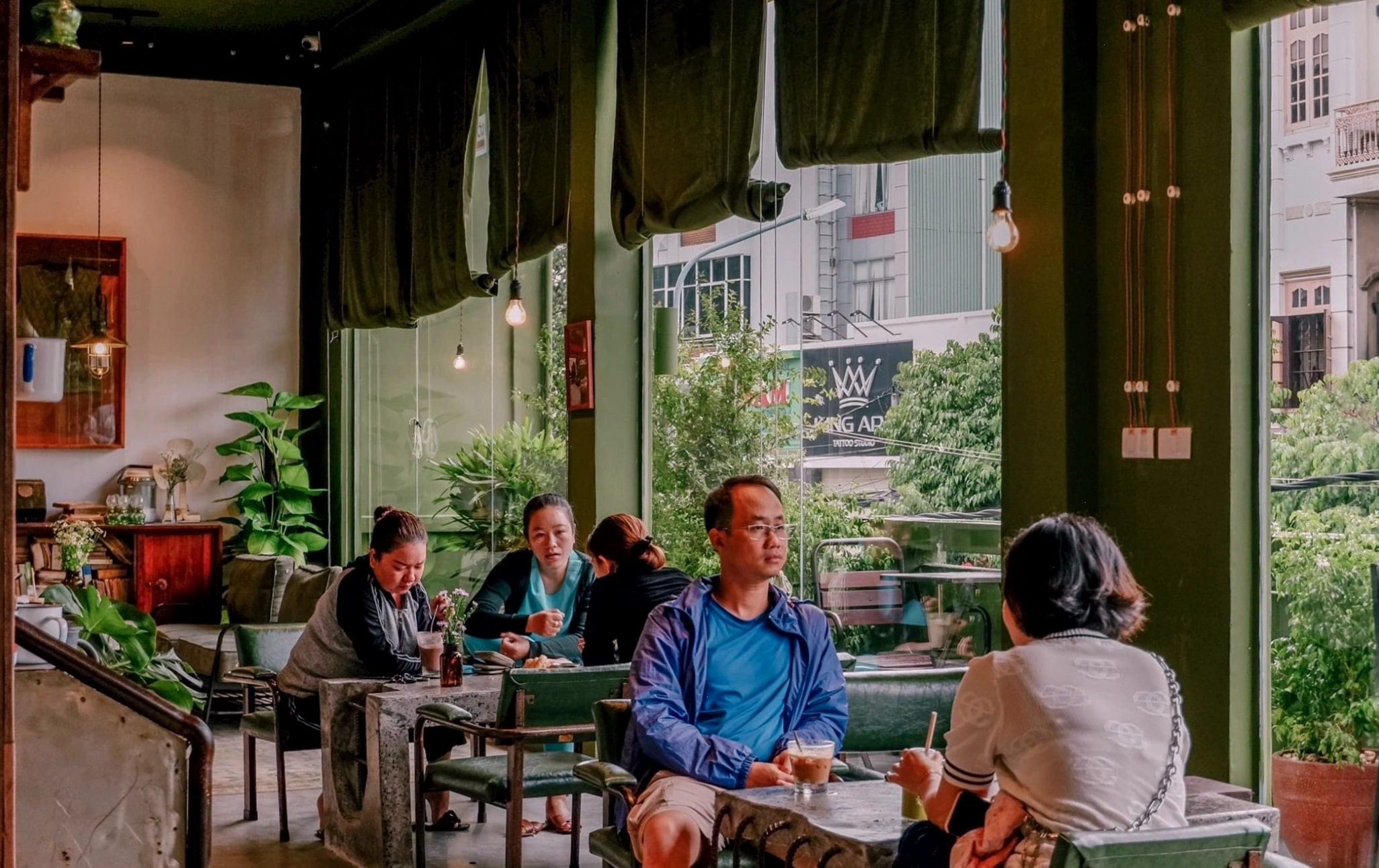 Nội thất độc đáo tại Cộng Cà Phê