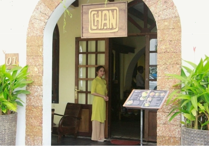 Nội thất nhà hàng Chạn Huế tái hiện không gian bếp xưa