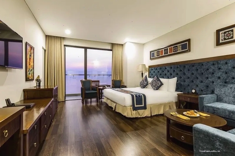 Nội thất phòng khách sạn sang trọng với view biển