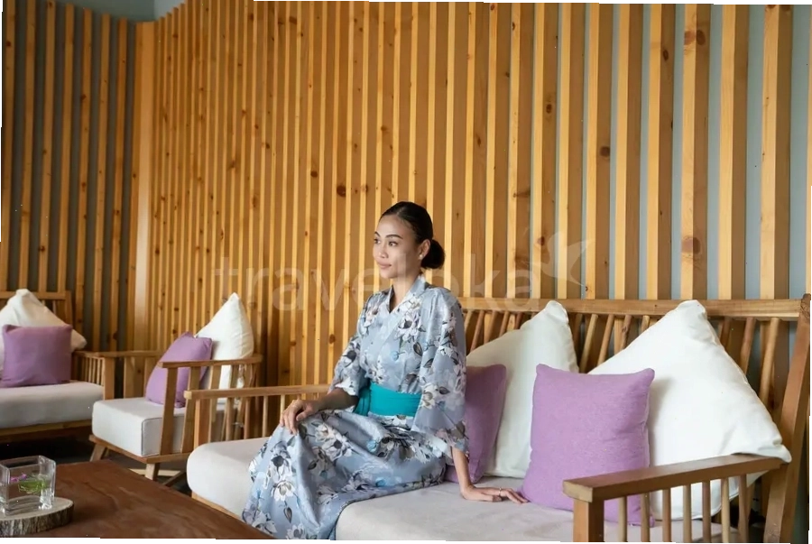 Nội thất phòng nghỉ thanh lịch tại Alba Wellness Resort Huế