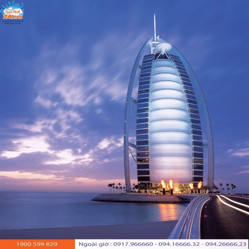 Nội thất sang trọng bên trong khách sạn Burj Al Arab với vàng và các vật liệu cao cấp