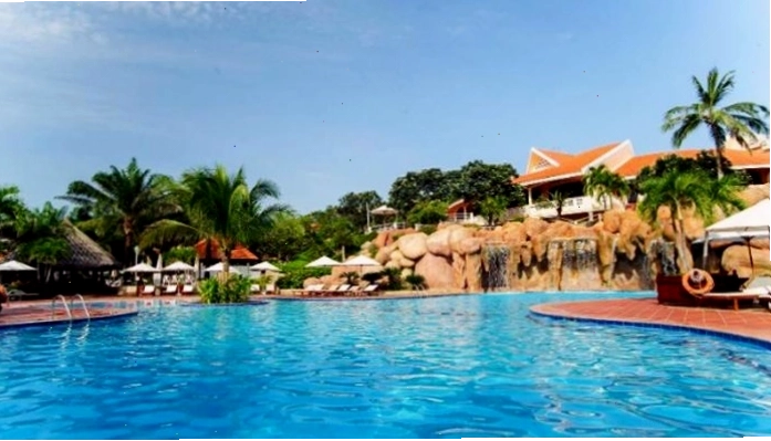 Nội thất sang trọng bên trong phòng Deluxe tại Resort Phú Hải
