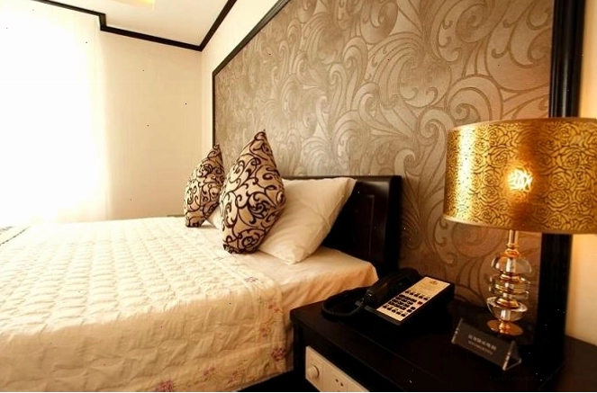 Nội thất sang trọng của phòng Deluxe Double tại Golden Hạ Long