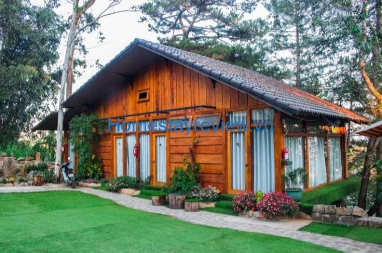 Nomini Homestay Đà Lạt: Ngôi nhà gỗ mộc mạc giữa rừng thông