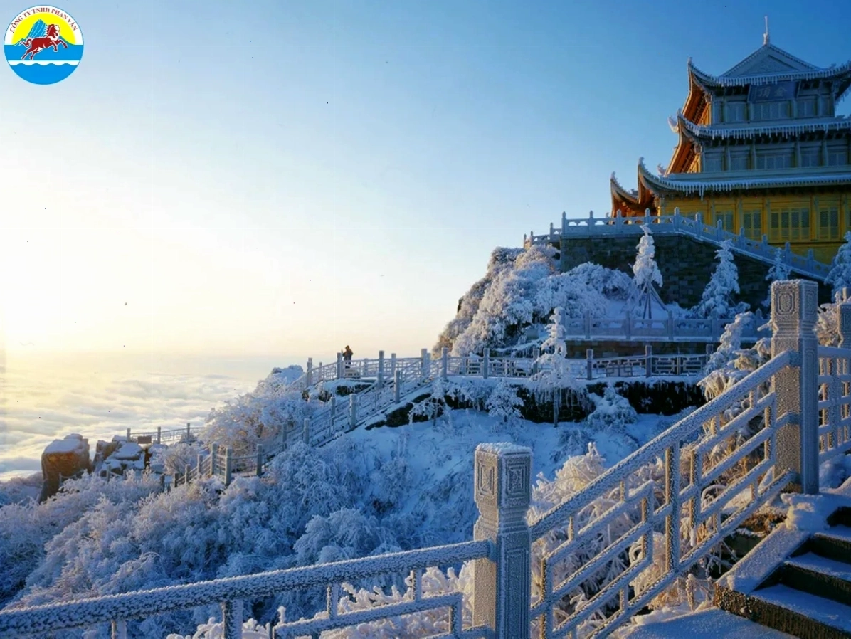 Núi Nga Mi Trung Quốc có khí hậu ôn hòa với bốn mùa rõ rệt