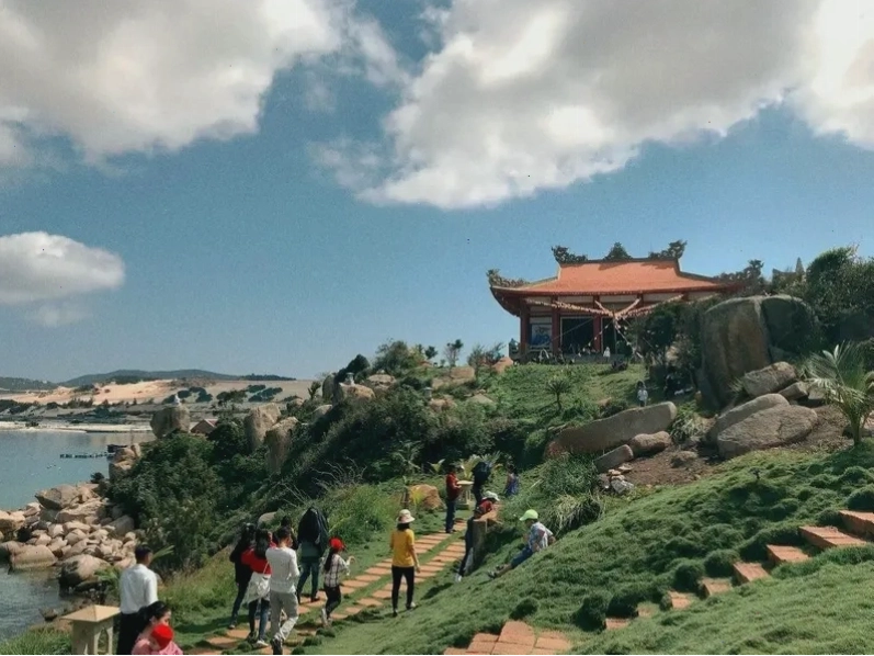 Núi Thiên Ấn biểu tượng của Quảng Ngãi