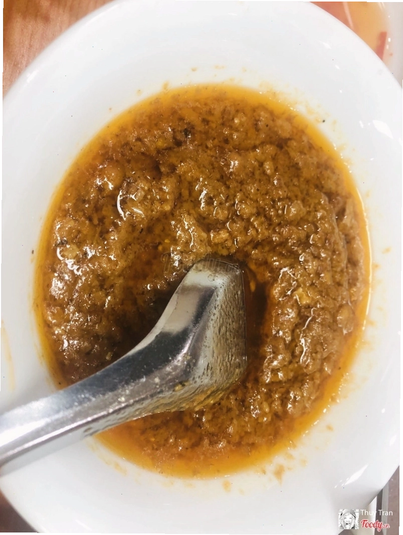 Nước chấm đặc biệt cho món Gỏi Nhệch tại Nhà hàng Vũ Bảo