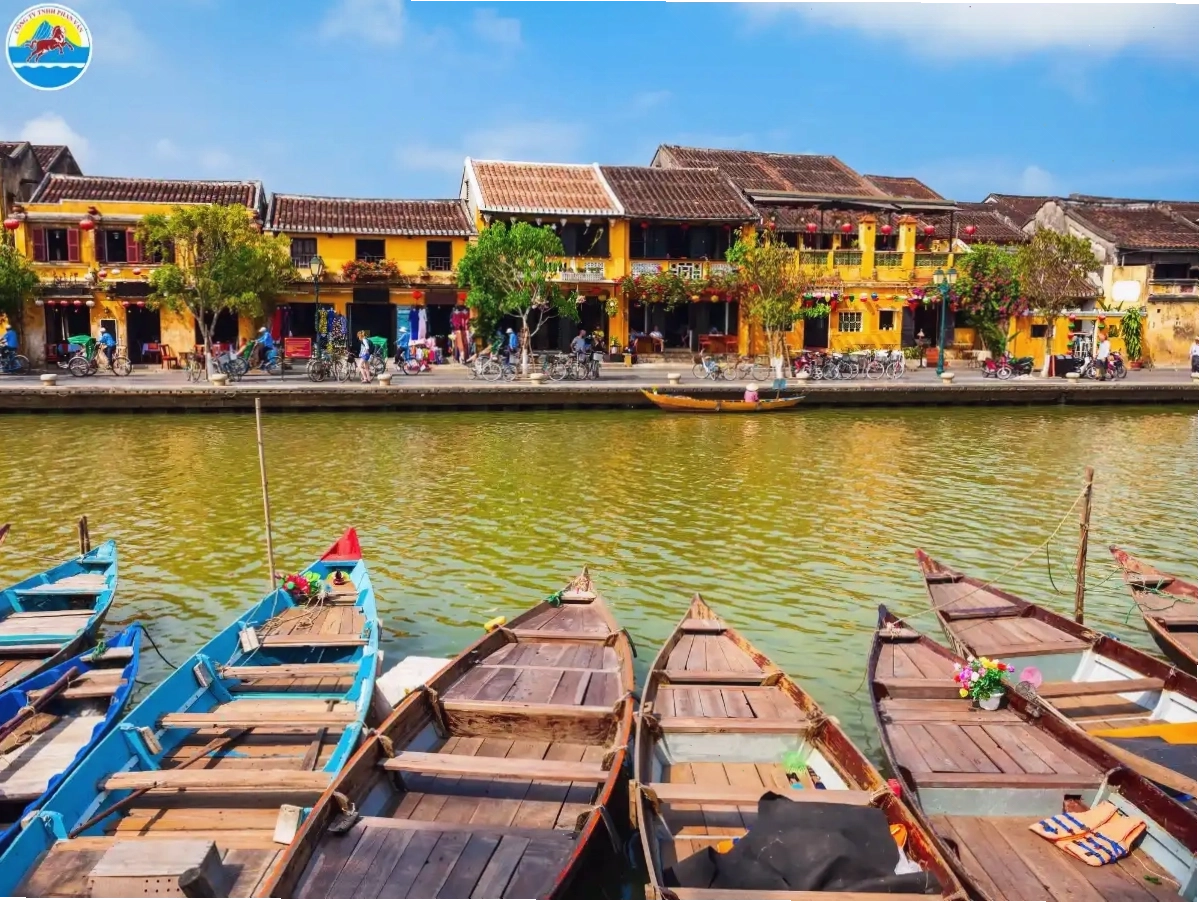 Phố cổ Hội An về đêm lung linh sắc đèn lồng